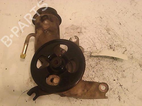 Used Steering pump Steering pump TOYOTA YARIS (_P1_) 1.4 D-4D (NLP10_, NLP10R) (75 hp) 36493836 36493836