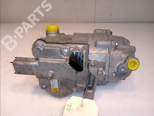 Used AC compressor TOYOTA YARIS (_P13_) 1.5 Hybrid (NHP130_, NHP130) (101 hp) 11099438