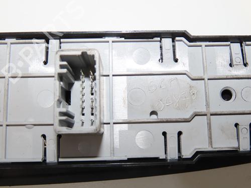 Left front window switch RENAULT LATITUDE (L70_) 2.0 dCi 150 (L70H) | BP39418501I27 - Image 2