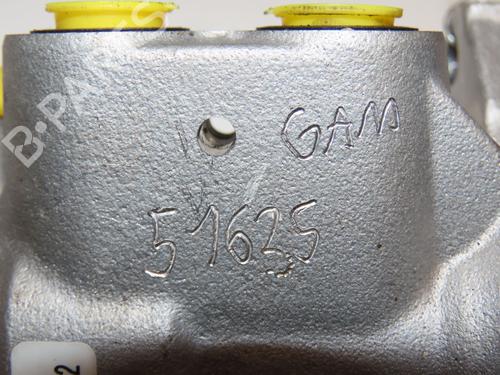 Brake master cylinder RENAULT CLIO V (B7_) 1.0 SCe 65 (B7MG) | BP29441685M77 