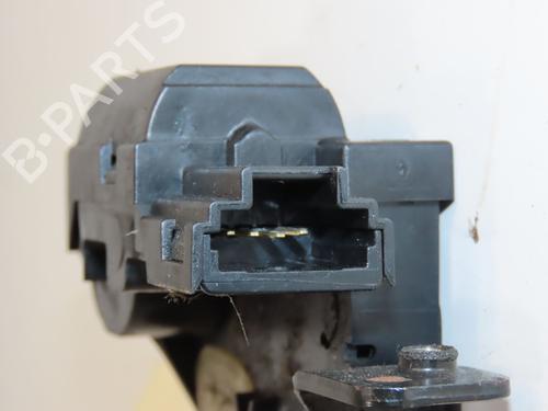 Used Tailgate lock NISSAN MICRA III (K12) 1.2 16V (65 hp) 28832222