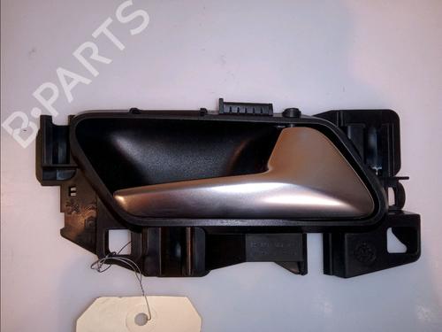 Used Front right interior door handle Front right interior door handle DS DS 3 / DS 3 CROSSBACK (UR_, UC_, UJ_) 1.2 PureTech 130 (URHNSS) (131 hp) 11998945 11998945