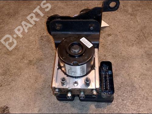 Used ABS pump TOYOTA YARIS (_P9_) 1.4 D-4D (NLP90_, NLP90R) (90 hp) 9617628