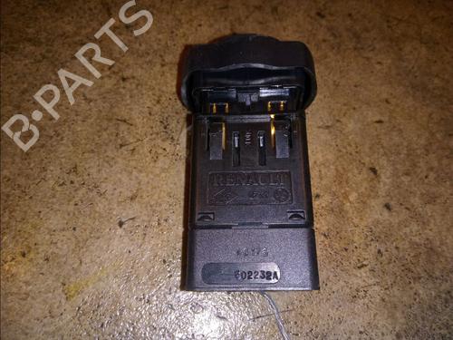 warning-switch-dacia-duster-hs_-15-dci-4x4-hsmc-hsmd-252905315r-2010-2011-2012-2013-2014-2015-2016-2017-2018-10053238 main image