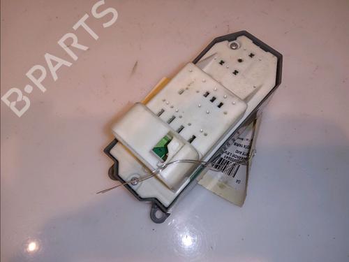 Used Left front window switch TOYOTA YARIS (_P13_) 1.5 Hybrid (NHP130_, NHP130) (101 hp) 11102946