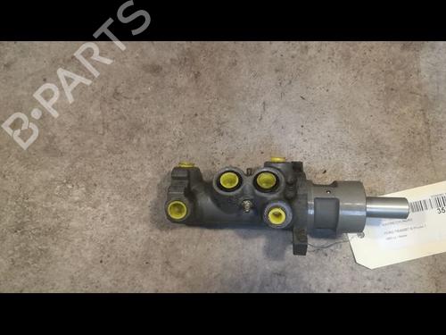 Used Brake master cylinder Brake master cylinder FORD TRANSIT Bus (FD_ _, FB_ _, FS_ _, FZ_ _, FC_ _) 2.0 DI (F_E_, F_F_, F_G_) (86 hp) 9611845 9611845