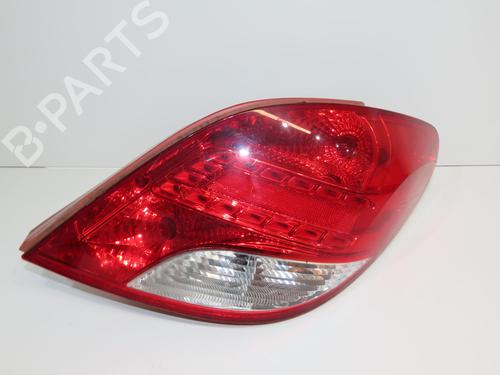Farolim direito Farolim direito RENAULT CLIO III (BR0/1, CR0/1) 1.5 dCi (BR0H, CR0H, CR1S, BR1S) (106 hp) 36545244 36545244