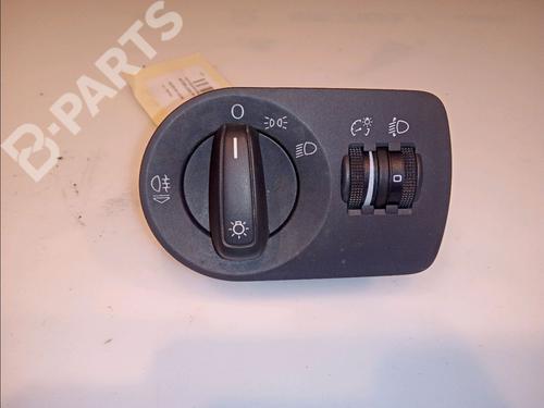 Used Headlight switch AUDI A1 Sportback (8XA, 8XF) 1.4 TDI (90 hp) 12094904