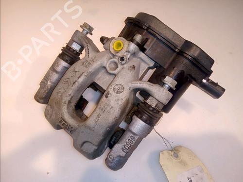 Used Right front brake caliper Right front brake caliper DS DS 3 / DS 3 CROSSBACK (UR_, UC_, UJ_) 1.2 PureTech 130 (URHNSS) (131 hp) 14877760 14877760