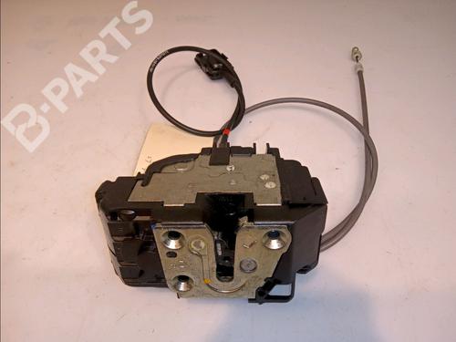 Serrure avant droite NISSAN NOTE (E11, NE11) 1.6 (110 hp) 11102747