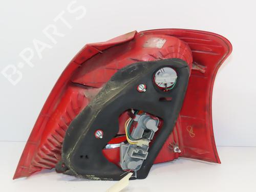 Used Left taillight TOYOTA YARIS (_P9_) 1.3 VVT-i (SCP90_, SCP90R) (87 hp) 28969662