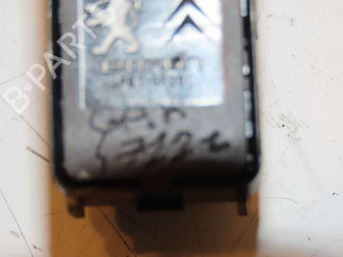 Right rear window switch PEUGEOT 5008 (0U_, 0E_) 1.6 HDi | BP16769788I28 