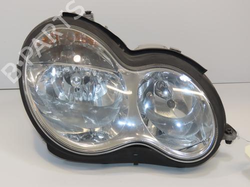 Used Right headlight Right headlight MERCEDES-BENZ C-CLASS (W203) C 220 CDI (203.008) (150 hp) 9816423 9816423