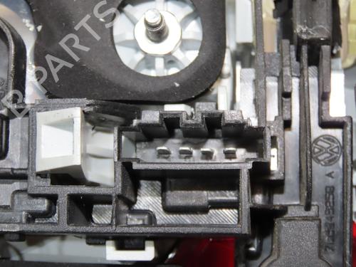 Left tailgate light VW TOUAREG (7LA, 7L6, 7L7) 5.0 V10 TDI | BP32432988C79