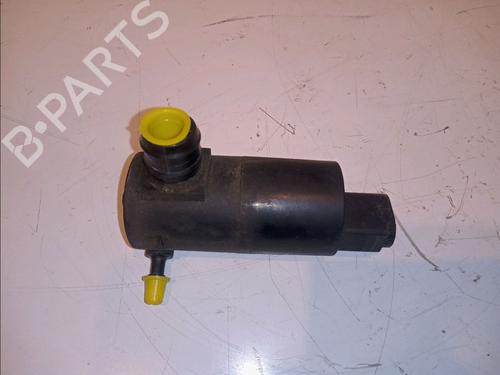 Used Washer pump Washer pump TOYOTA YARIS (_P9_) 1.4 D-4D (NLP90_, NLP90R) (90 hp) 14881658 14881658