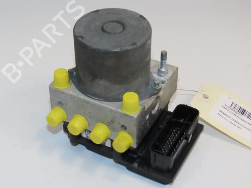Used ABS pump RENAULT TRAFIC II Van (FL) 2.0 dCi 115 (FL01, FL0U) (114 hp) 21755503