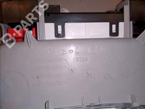 Interior roof light CITROËN C4 II (NC_) 2.0 HDi / BlueHDi 150 | BP11103905I8