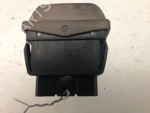 left-front-window-switch-peugeot-306-hatchback-7a-7c-n3-n5-14-6552y9-1993-1994-1995-1996-1997-1998-1999-2000-2001-2002-2003-9593725 main image