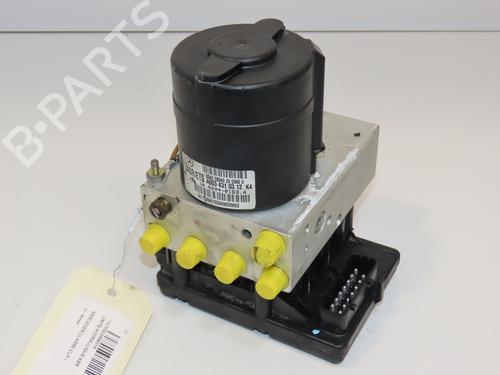 Used ABS pump MERCEDES-BENZ CLK (C208) CLK 230 Kompressor (208.347) (193 hp) 28967625
