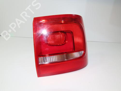 Right taillight VW TOURAN (1T3) 2.0 TDI | BP31151679C35 