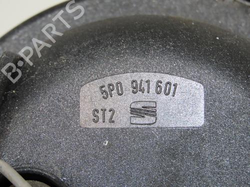 Left front fog light SEAT IBIZA III (6L1) 1.4 16V | BP31121131C30