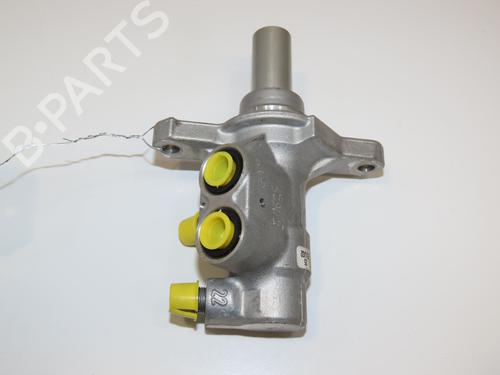 Brake master cylinder RENAULT CLIO V (B7_) 1.0 SCe 65 (B7MG) | BP29441685M77 
