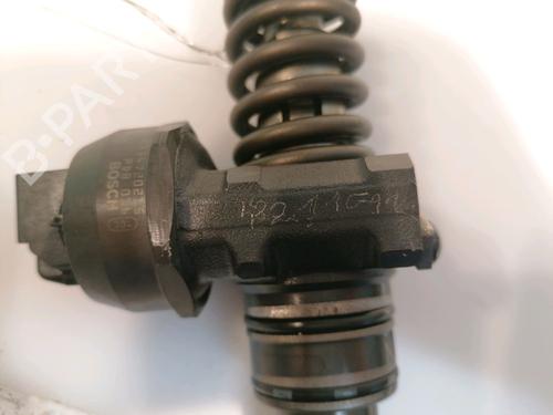 Used Injector VW TOURAN (1T1, 1T2) 1.9 TDI (105 hp) 15813356