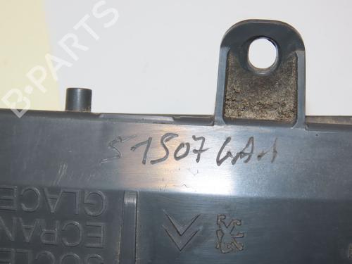 Trzecie światło stopu CITROËN C4 I (LC_) 1.6 HDi | BP28969718L11