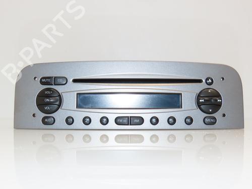 Used Radio Radio ALFA ROMEO 147 (937_) 1.9 JTDM 8V (937.AXD1A, 937.AXU1A, 937.BXU1A) (120 hp) 17488274 17488274