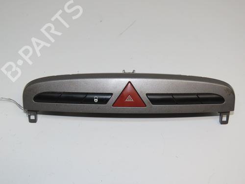 Used Warning switch Warning switch PEUGEOT 308 I (4A_, 4C_) 1.6 HDi (112 hp) 30606517 30606517