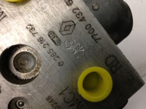 Used ABS pump RENAULT SCÉNIC I MPV (JA0/1_, FA0_) 1.9 dCi (JA05, JA1F) (102 hp) 9594322