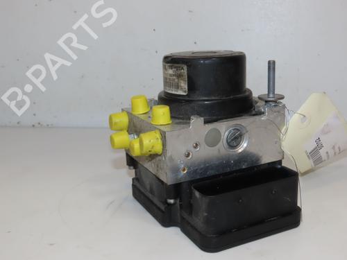 Used ABS pump TOYOTA YARIS (_P13_) 1.3 (NSP130_, NSP130) (99 hp) 28967603