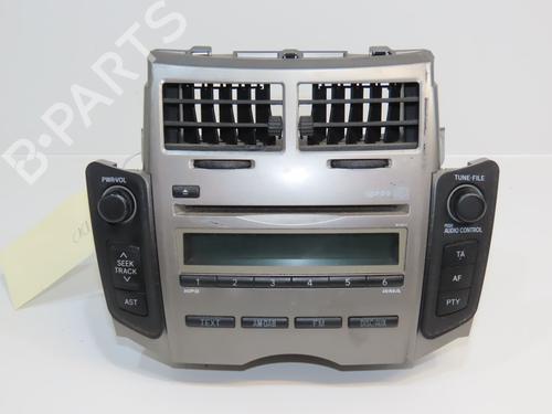 Used Radio TOYOTA YARIS (_P9_) 1.0 VVT-i (KSP90_, KSP90R) (69 hp) 30117105