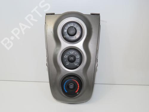 Used Climate control TOYOTA YARIS (_P9_) 1.4 D-4D (NLP90_, NLP90R) (90 hp) 32150767