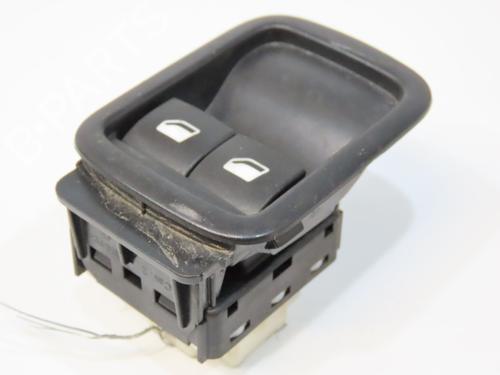 Used Left front window switch Left front window switch CITROËN C3 III (SX) 1.2 VTi 82 (82 hp) 36427234 36427234