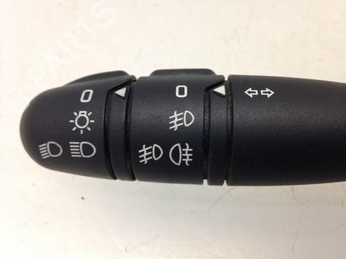 Used Steering column stalk RENAULT CLIO II (BB_, CB_) 1.4 16V (B/CB0P, BB13) (98 hp) 23174329