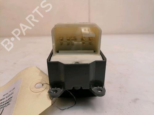 Used Left front window switch TOYOTA YARIS (_P9_) 1.33 VVT-i (NSP90_, NSP90R) (99 hp) 15841847