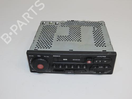 Used Radio Radio RENAULT SAFRANE II (B54_) 2.2 dT (B54G) (113 hp) 33633930 33633930