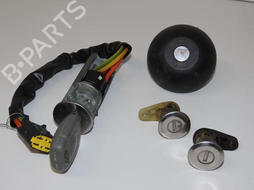 Módulo eletrónico Módulo eletrónico RENAULT TWINGO I (C06_) 1.2 16V (C06C, C06D, C06K) (75 hp) 33969367 33969367