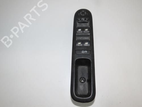 Used Left front window switch Left front window switch PEUGEOT 5008 (0U_, 0E_) 1.6 HDi (112 hp) 33008119 33008119