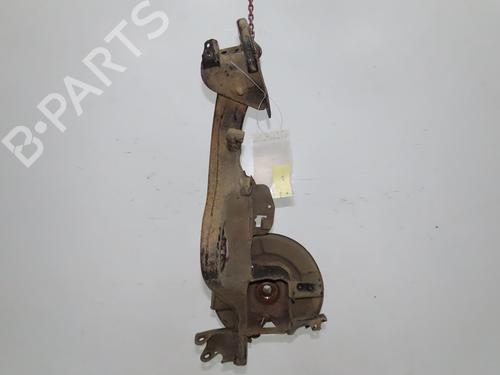 Used Right rear steering knuckle RENAULT KOLEOS I (HY_) 2.0 dCi 4x4 (HY0K) (150 hp) 28829897