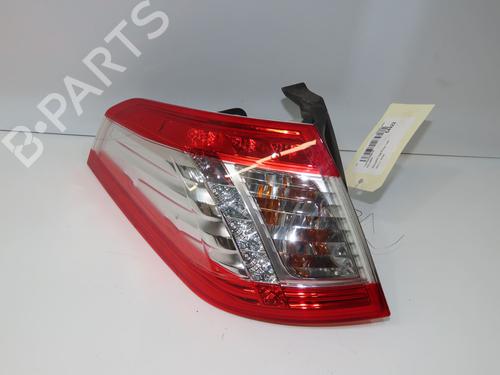 left-taillight-peugeot-508-sw-i-8e_-2010-2011-2012-2013-2014-2015-2016-2017-2018-31819636 main image