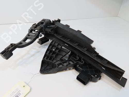 front-left-lock-ford-kuga-i-2008-2009-2010-2011-2012-36427204 main image