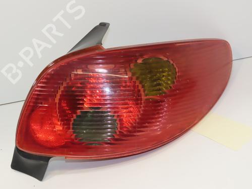 Højre baglygte PEUGEOT 206 Hatchback (2A/C) 1.4 HDi eco 70 (68 hp) 28832708