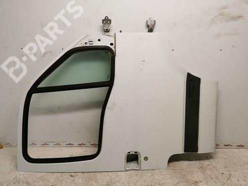 Used Right front door RENAULT MASTER II Van (FD) 2.5 dCi (120 hp) 9606146