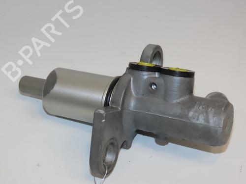 Used Brake master cylinder AUDI A4 B6 Avant (8E5) 2.5 TDI quattro (180 hp) 12136356