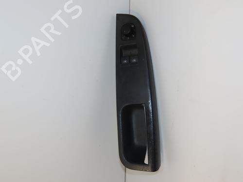Interrupteur de vitre avant gauche VW GOLF V (1K1) 1.4 16V (75 hp) 28802060