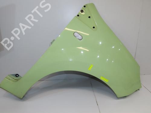 Guarda-lamas direito Guarda-lamas direito RENAULT TWINGO II (CN0_) 1.2 16V (CN0K, CN0V, CN0A) (76 hp) 36657642 36657642