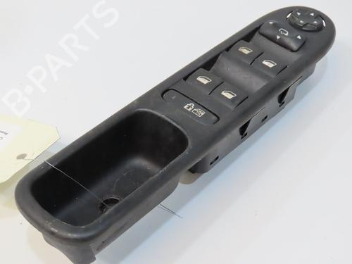 Used Left front window switch Left front window switch CITROËN C3 Picasso (SH_) 1.6 VTi 120 (120 hp) 36396165 36396165