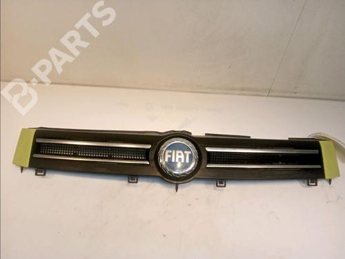 Used Grille FIAT PANDA (169_) 1.3 D Multijet (169.AXC1A) (70 hp) 11101861